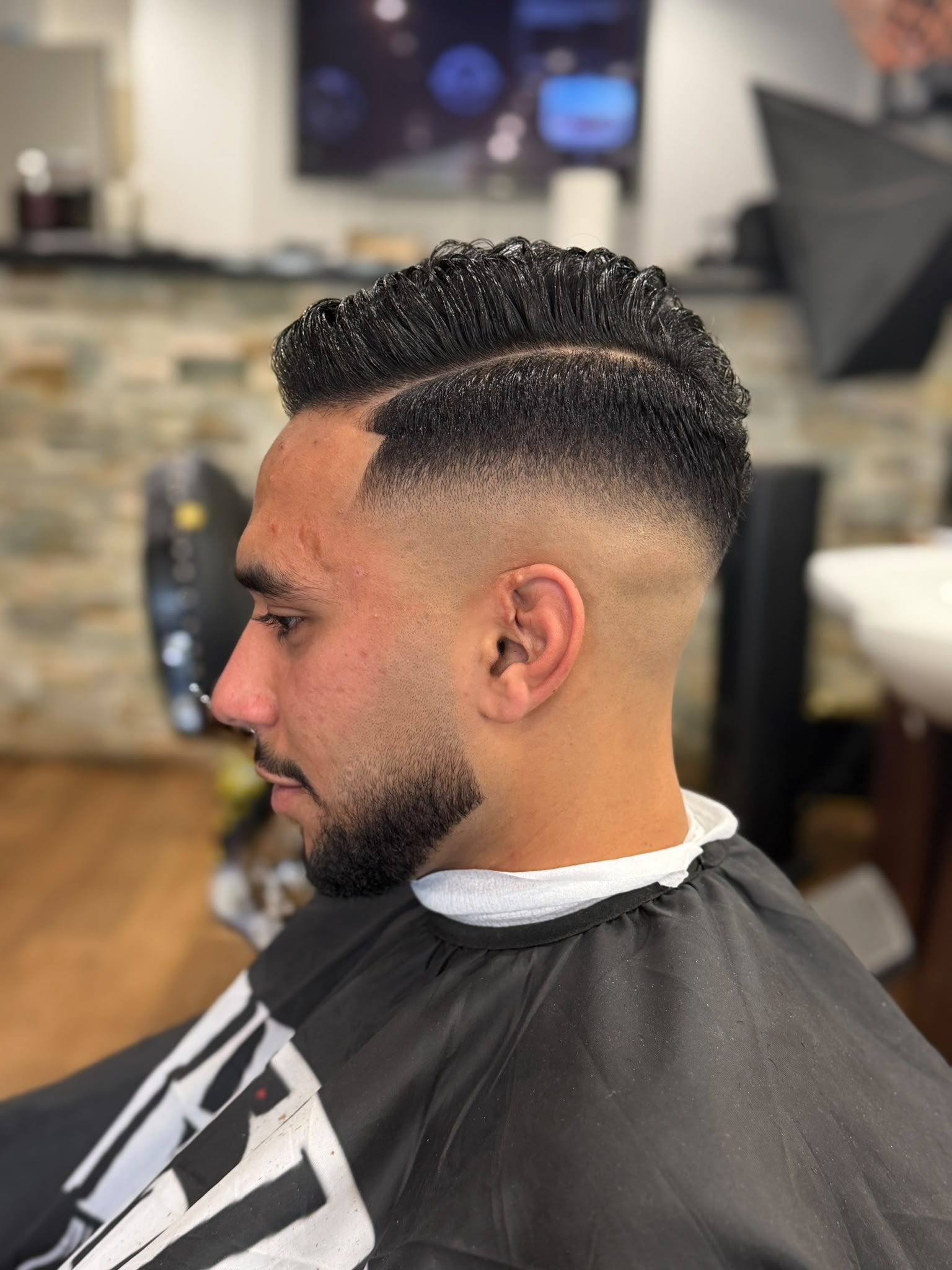 Pompadour avec dégradé précis